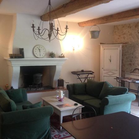 L'Abri Du Poete Bed and Breakfast Besse-sur-Issole Exteriör bild