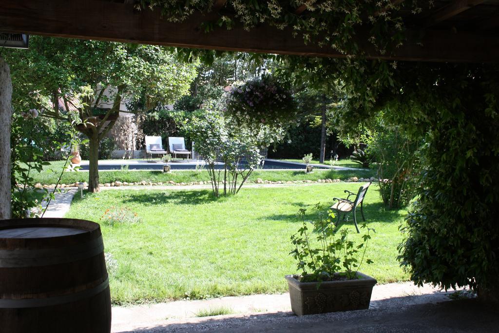 L'Abri Du Poete Bed and Breakfast Besse-sur-Issole Exteriör bild