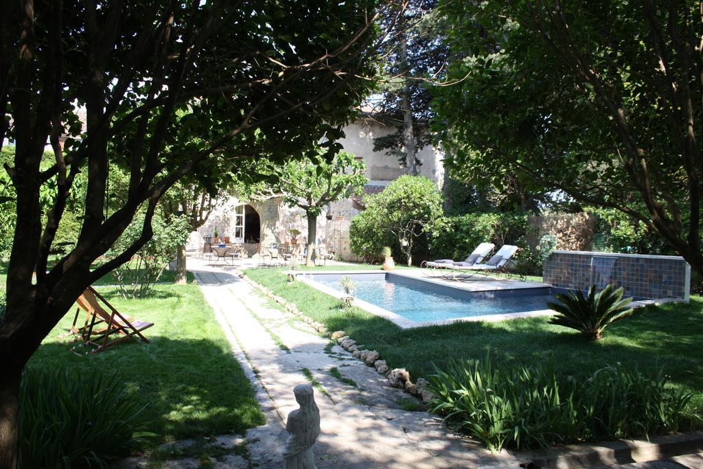 L'Abri Du Poete Bed and Breakfast Besse-sur-Issole Exteriör bild