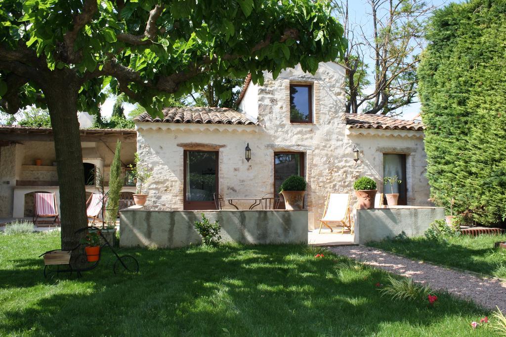 L'Abri Du Poete Bed and Breakfast Besse-sur-Issole Exteriör bild