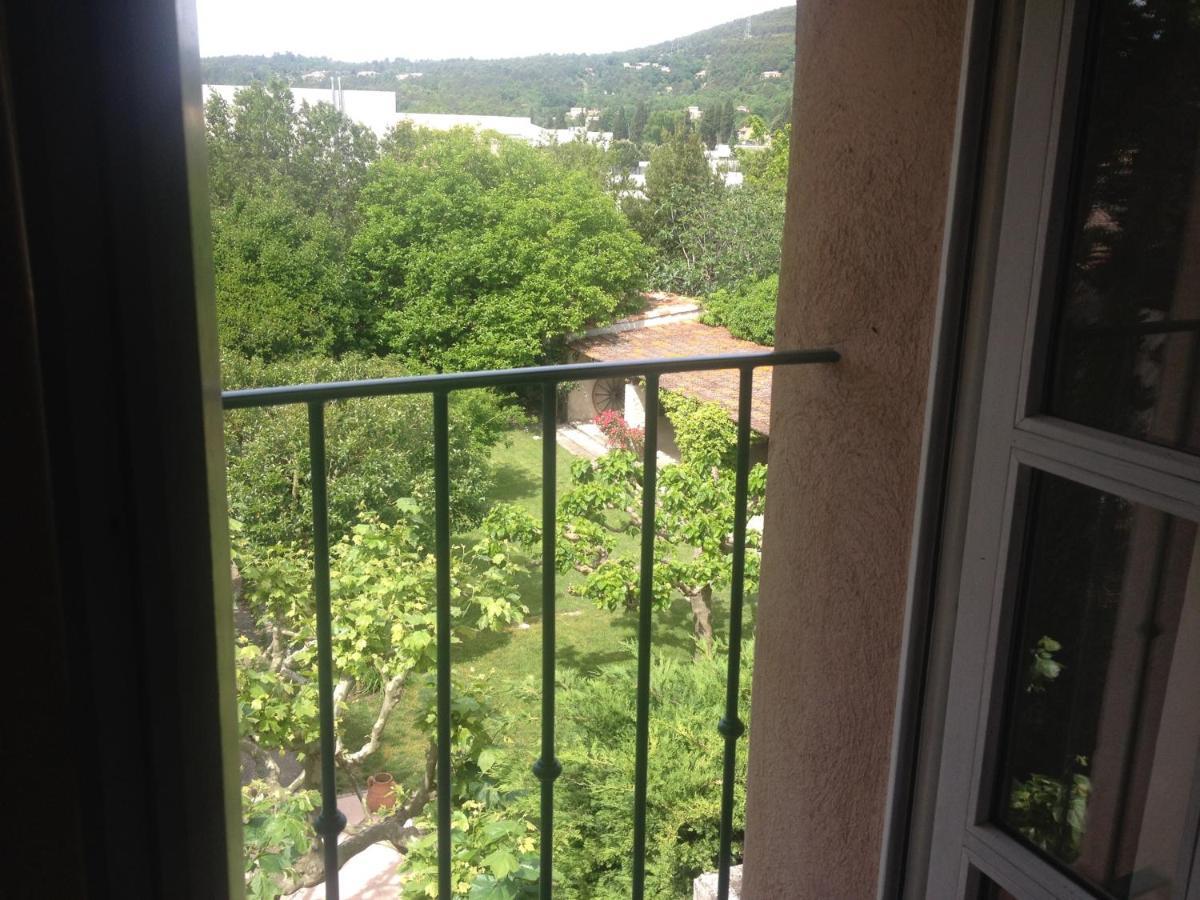 L'Abri Du Poete Bed and Breakfast Besse-sur-Issole Rum bild